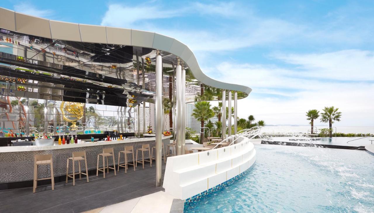 Grande Centre Point Pattaya Hotel Exterior photo The Pool Bar