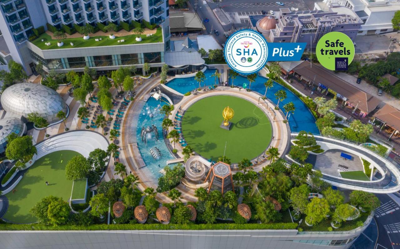 Grande Centre Point Pattaya Hotel Exterior photo The Park at EMquartier