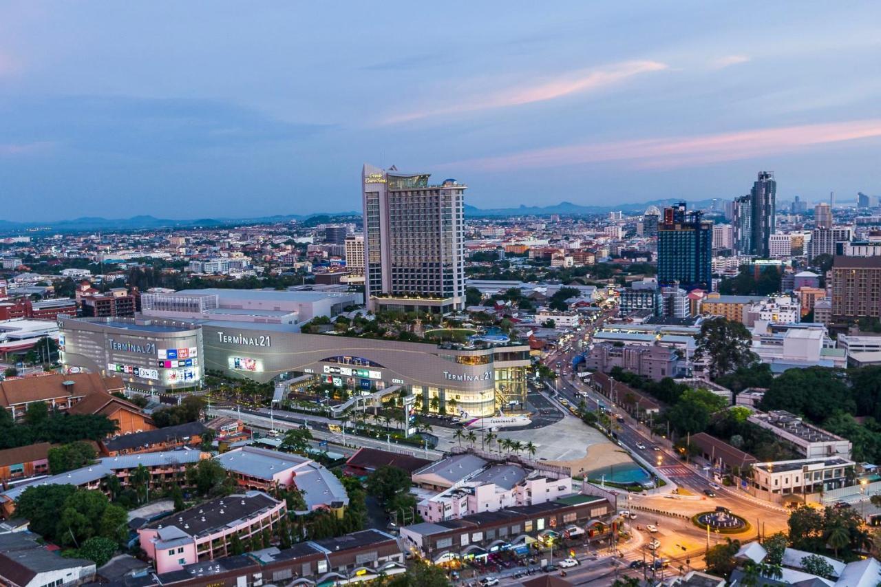 Grande Centre Point Pattaya Hotel Exterior photo Aerial view of the station