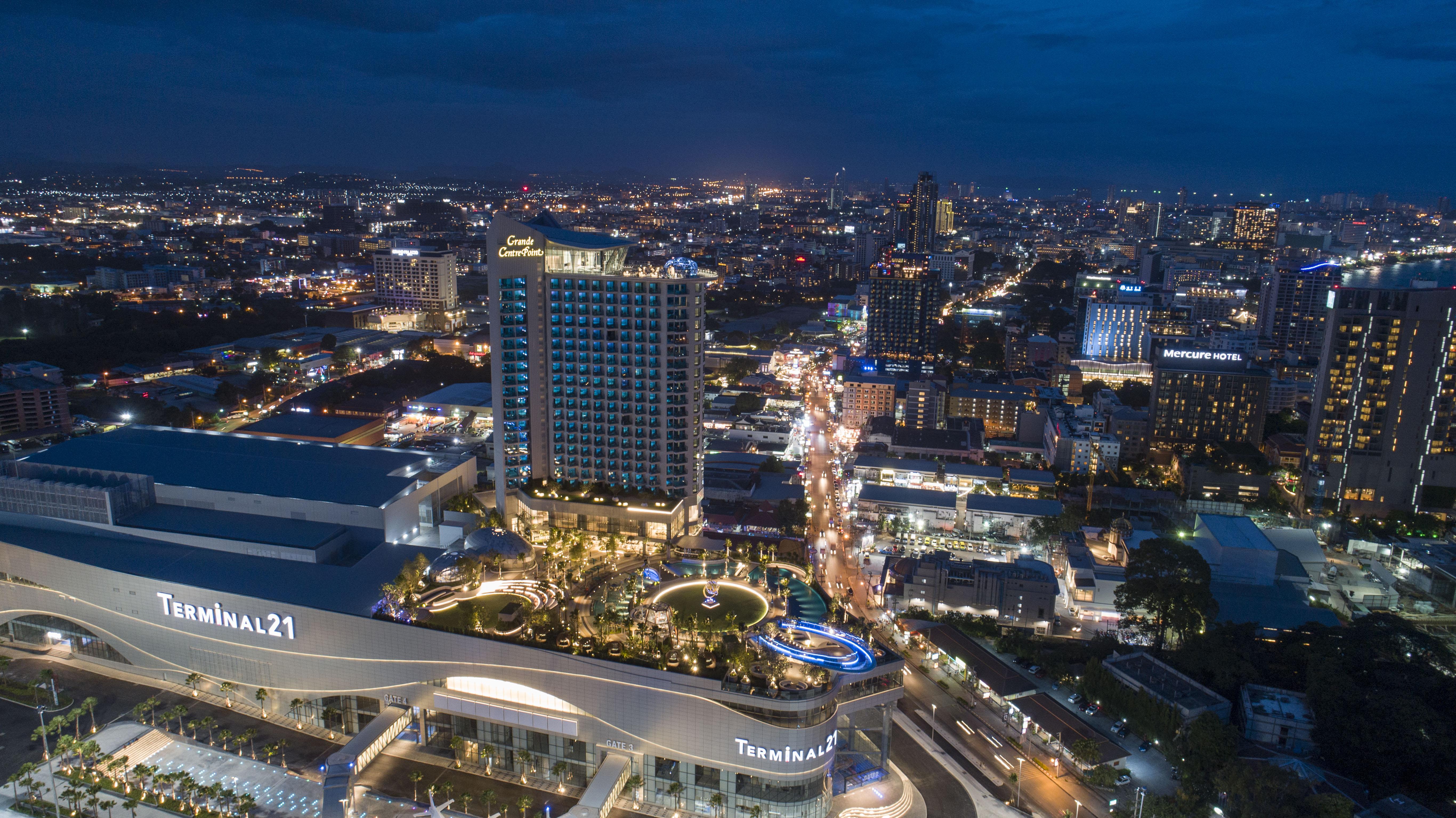 Grande Centre Point Pattaya Hotel Exterior photo Aerial view of Terminal 21 Sukhumvit