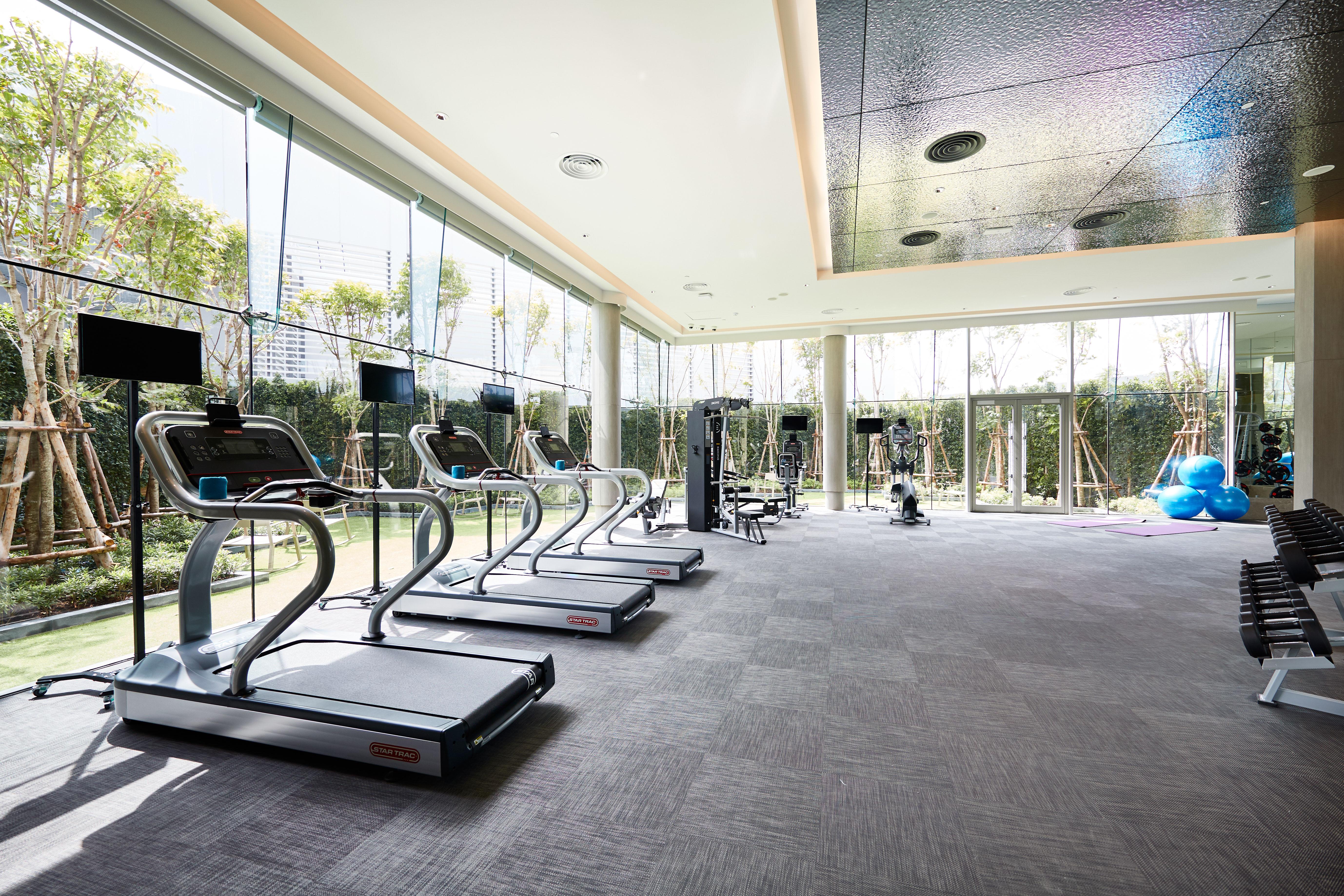 Grande Centre Point Pattaya Hotel Exterior photo The gym at the hotel