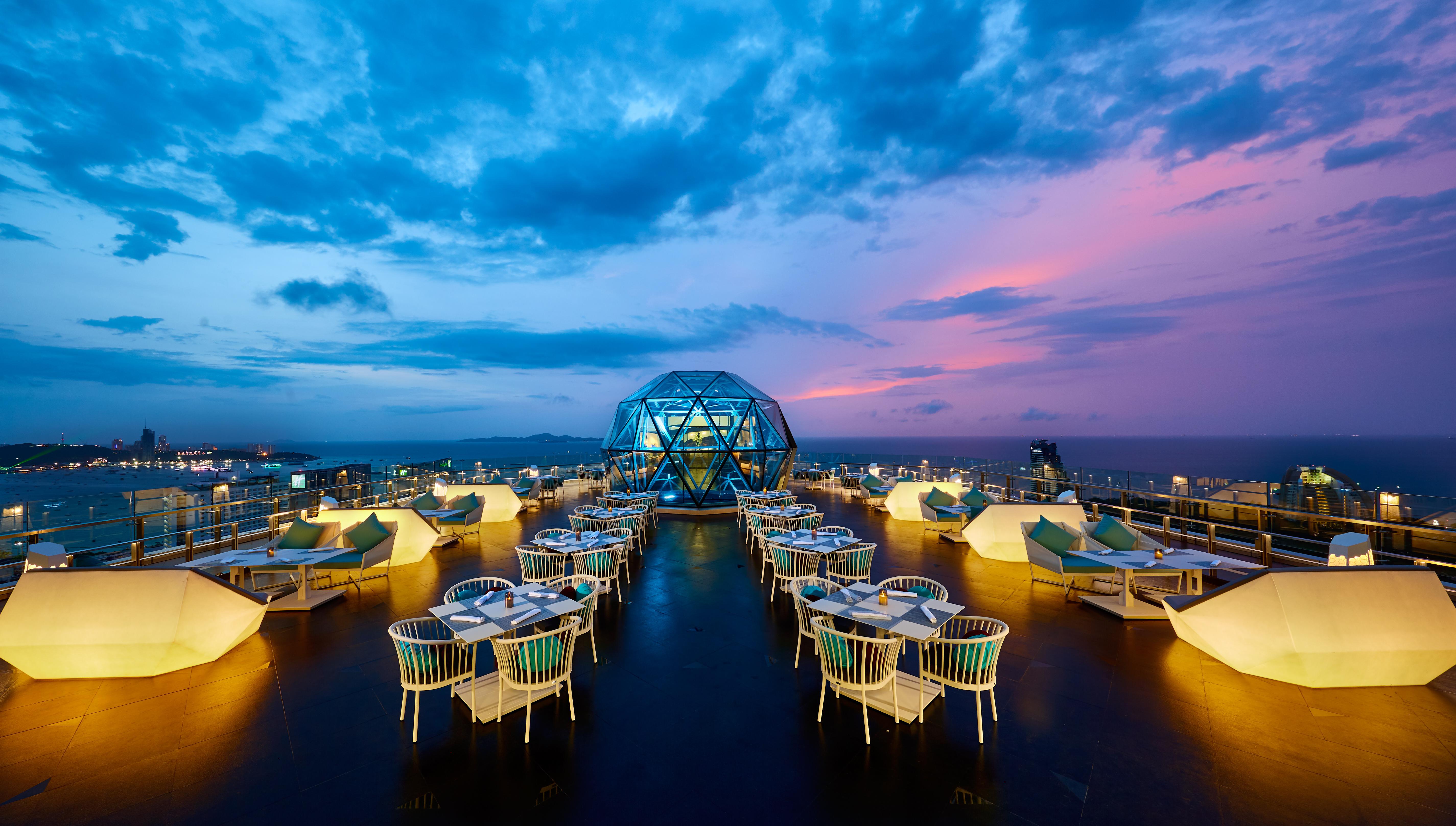 Grande Centre Point Pattaya Hotel Exterior photo The Dome, Pattaya