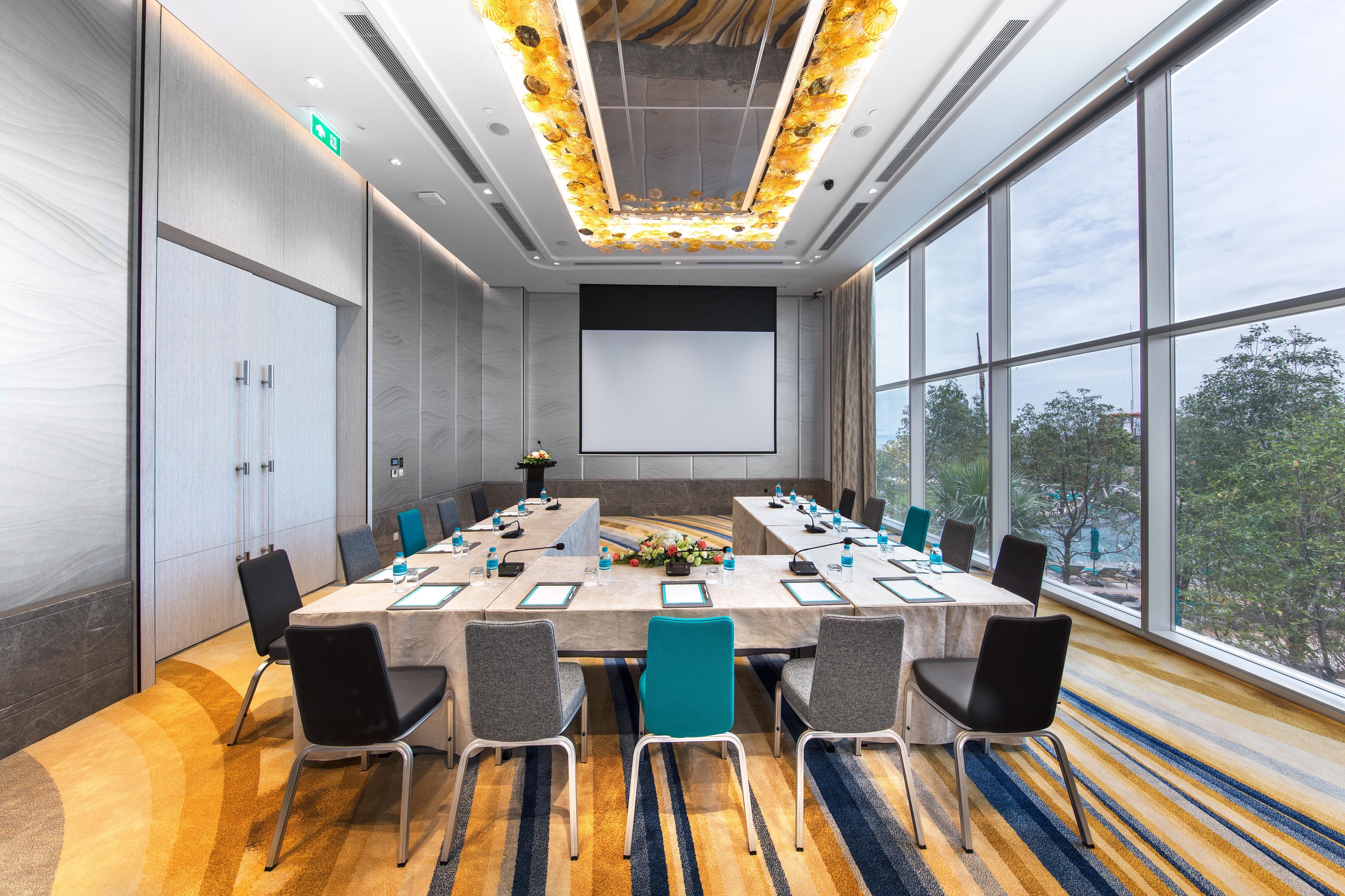 Grande Centre Point Pattaya Hotel Exterior photo Meeting room