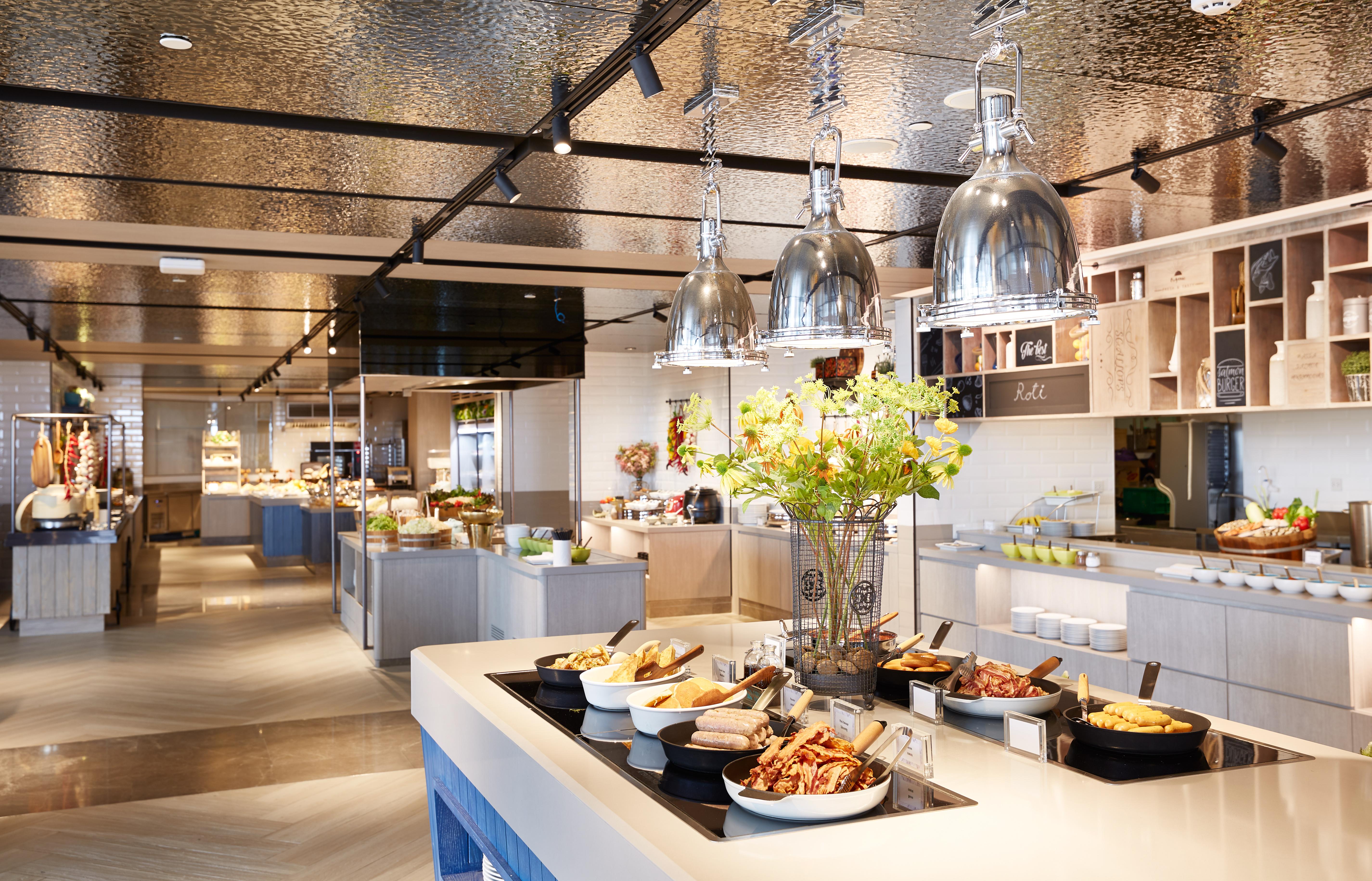 Grande Centre Point Pattaya Hotel Exterior photo The kitchen of the restaurant